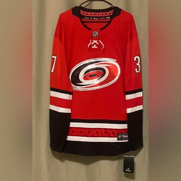 Andrei Svechnikov #37 Fanatics Red Carolina Hurricanes Breakaway Jersey XL NWT - Picture 1 of 13